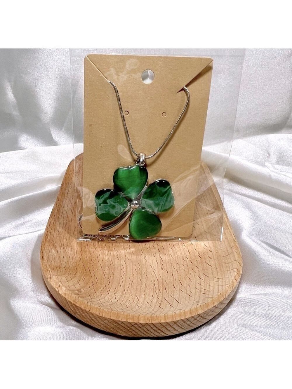 ☘️ Green Clover Necklace
